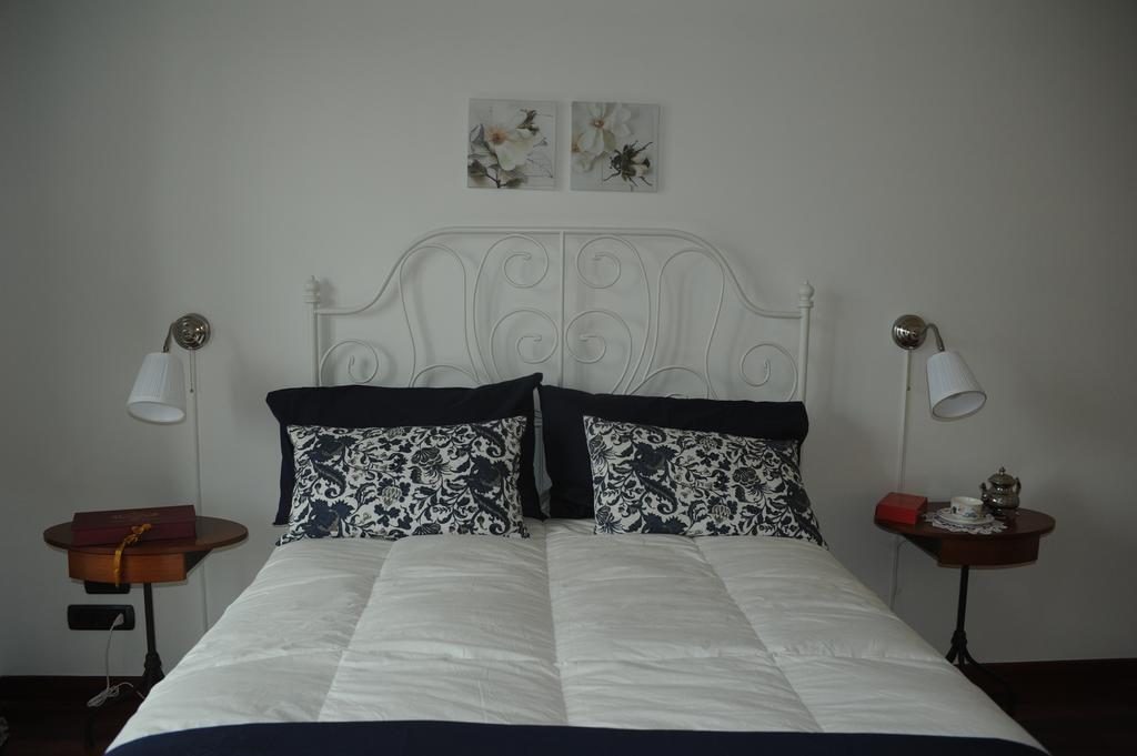 Apartment Oltremarestudios Neapel Rum bild