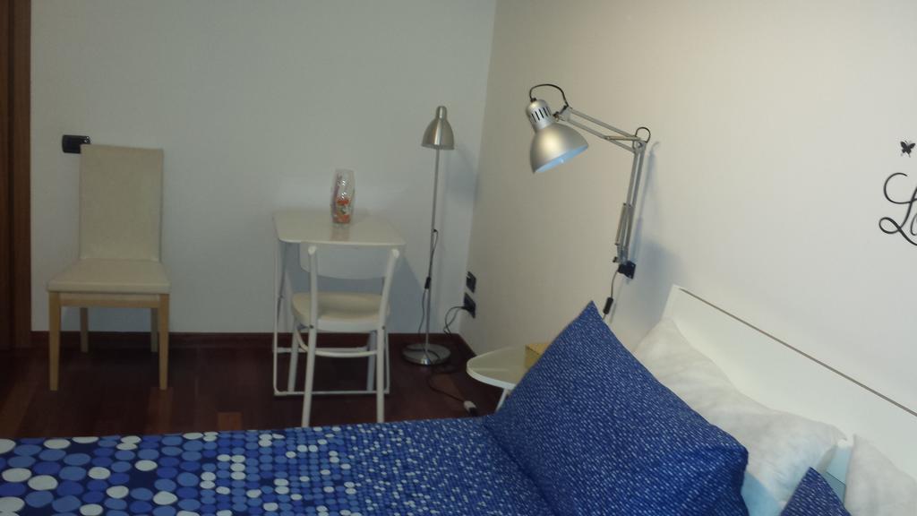 Apartment Oltremarestudios Neapel Rum bild