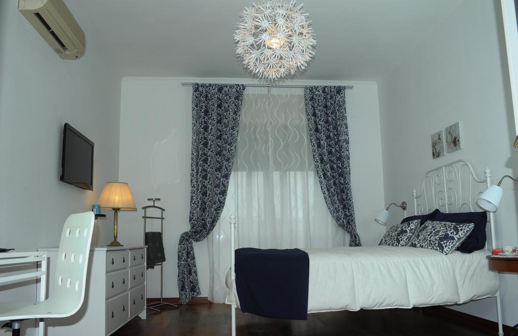 Apartment Oltremarestudios Neapel Rum bild